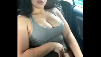 Rica Jovencita Baja Su Lejeans Para Mostrarse