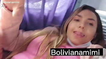 Me masturbando e deixando o ursinho me chupar no _nibus.... quer ver???....