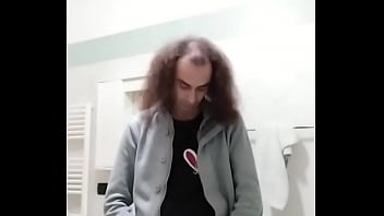 Ormai Io Sono Un Dittatore ,sono La Persona Più Potente Del Mondo .e La Mia Bellezza Non Ha Eguali .e La Mia Sicurezza è Garantita Al 100%