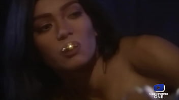 Cette Bombe Atomique Sait Exciter Les Hommes