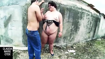 Follando Contra La Antigua Y Peligrosa Pared Del Exterior. Podemos Tener Un Accidente Follando