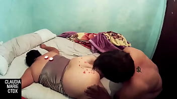 Llenando El Culo De La Gorda De Cera Y Luego Comiendole Todo El Coño. Fetiche De Velas