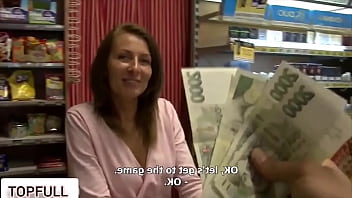 Se Folla A La Vendedora En La Tienda Por Dinero