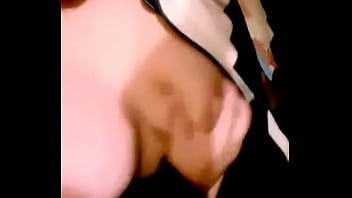 Ecuatoriana Enseña Sus Grandes Tetas