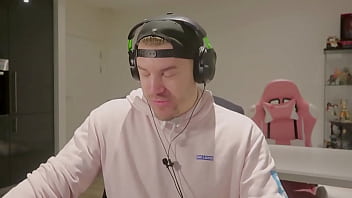 Getting Dr*nk With This Girl Ended In Disaster (space Paws)