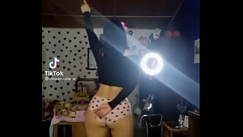 Bailando En Panties De Corazones