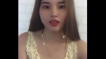 Gái Xinh Show Hàng Tr_n Live