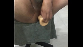 Sentando Masturbándome Con Mi Consolador
