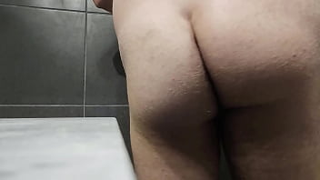 Gay de 18 años necesita verga ya aún ...