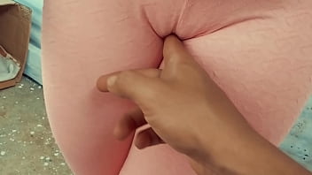 De Vacaciones En Un Una Finca Convenzo De Follar A La Criada Del Vecino