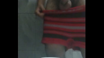 En El Baño Acariciándome