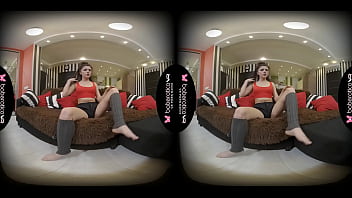Solo Honey, Bonnie Is Toying Her Shaved Pussy, In Vr