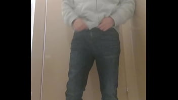 Mi Compañera Me Reto A Que Le Enseñe Mi Verga En El Trabajo