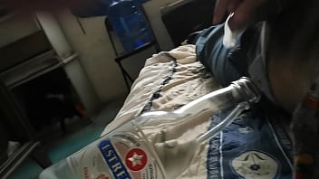 Me Masturbo Con Una Botella 2