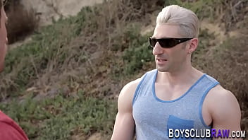 Ripped Dude Gets Sucked And Barebacked