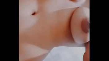 Minha Putinha Mostrando Os Peitos
