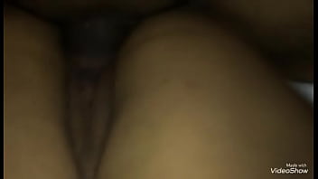 Golosa Latina Gimiendo