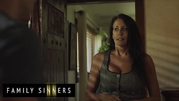 (reagan Foxx) Is Very Horny So Her Stepson Codey Steele Gives Her What Her Husband Doesnt - Family Sinners