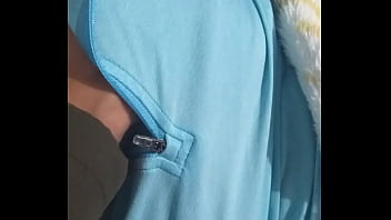 Agarrándole Las Tetotas Rápido A La Prima