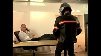 Rola Pesada Para O Motoqueiro Mijão - Kurt Rogers E Ross Hurston