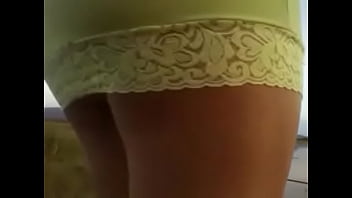 Hermosas Piernas En Minifalda Verde