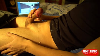 Guy With Girl Masturbate On Video Chat