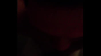 Cho Bú Trong Toilet