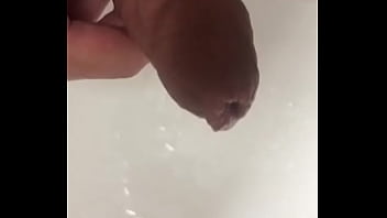 Fetish, Pee, Piss, Golden-shower, Soloboy, Mijando, Chuva-dourada - Pissing - 2025 - Intense - Scene - Video 2323823