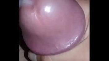 Eyaculando.el.semen En El Baño