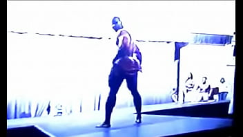 Former Nfl Player Edgerton Ed Hartwell Struttin_, Stuntin_ _ Showing His Big Fat Azz