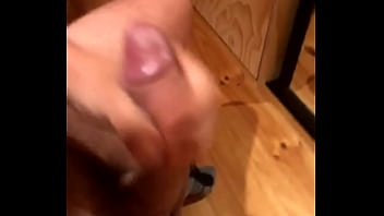 Quick Kiwi Gay Jerk Off