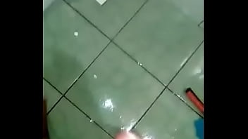 Punheta No Banho - gay, banho, pau-duro - Video 2309770