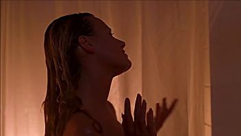 Tania Saulnier: Sexy Shower Girl - Smallville (1080 Hd)