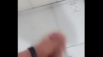 Punheta No Chuveiro - gay, soloboy, gay-porn, boyis - Video 2256329