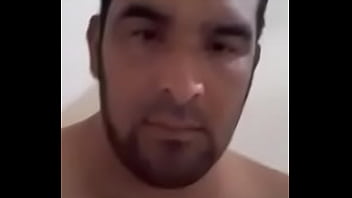 Caliente Travieso En El Baño