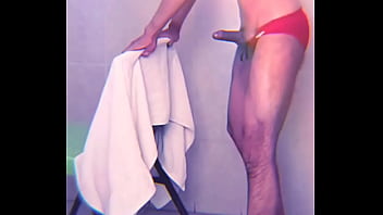 Me Masturbo En Vestidores De La Alberca Después Nadar