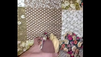 Relando O Pau Na Almofada