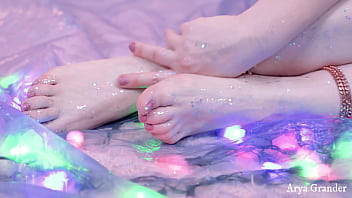 Shiny Glitter Feet Video, Close Up - Arya Grander