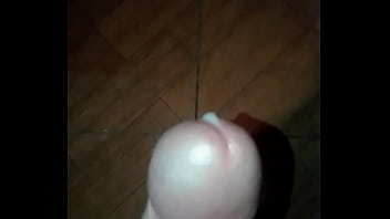 Escupiendo Leche - corrida, acabada, paja, leche, argentino, pajero - Video 2228460