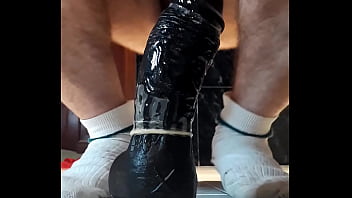 Jugando Con Mi Dildo Gordito. Me Lo Meto En El Culo Y Lo Chupo - Anzzosan