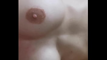 Acabo En Las Grandes Tetas De Mi Novia