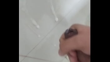 Novinho Gozando No Banheiro - porra, delicia, punheta, gozando, gostoso, soloboy, banheiro, novinho - Video 2191001