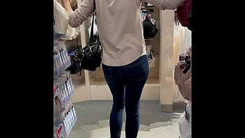 Slutty Teen Lets Boyfriend Use Remote Control Lush Vibrator In Public And Cums In Her Pants_cumplaywithus2