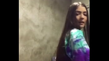 Novinha Gostosa Rebolando - sexo, bunda, funk, novinha, dancando - Video 2218136