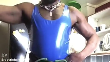 Bodybuilder Rubbered Flex Nippleplay