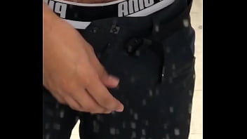 Arrecho En El Trabajo - cumshot, cum, blowjob, handjob, public, brazil, street, gay, rico, big-cock, big-dick, paja, venezue - Video 2213289