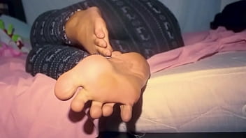 Ebony Milf Teasing You With Her Amazing Feet