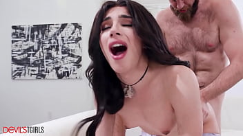 Devilstgirls Trans Ariel Demure Bangs Her Neighbor To Get Over A Previous Date