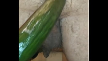 Entrenando Mi Culo - masturbation, soloboy, pepino, gay-amateur, gay-anal - Video 2253789