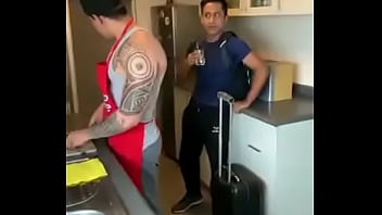 Does Anyone Know The Actors O Video Name?/ Alguien Sabe El Nombre Del Video O Los Actores?